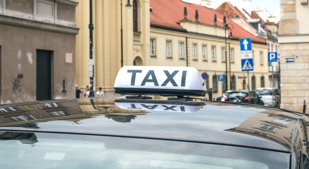 MŚP: W taksówkach obowiązują niezrozumiałe obostrzenia (fot. twitter.com/RzecznikMSP) Rzecznik MŚP: Obostrzenia w taksówkach są niezrozumiałe