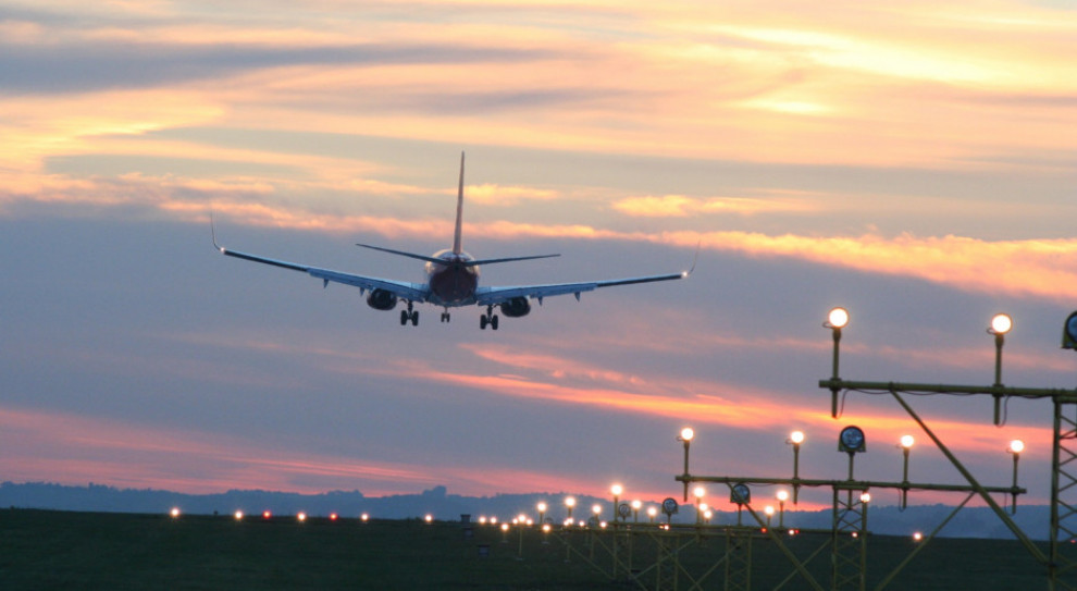 Globalny pasażerski ruch lotniczy spadł z powodu pandemii o 66 proc. Fot. shutterstock IATA: globalny pasażerski ruch lotniczy spadł z powodu pandemii o 66 proc.