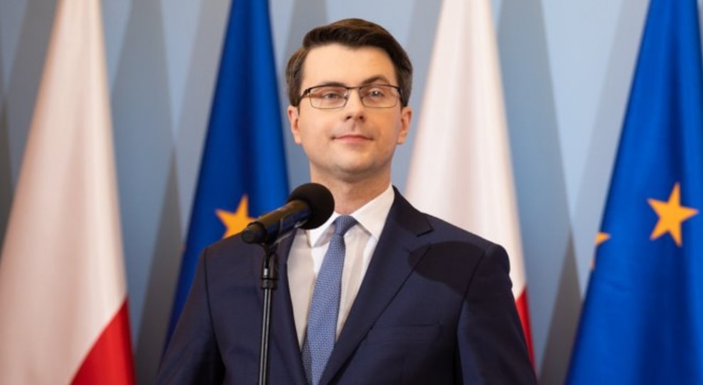Piotr Müller (fot. Adam Guz / KPRM) Müller: Ne możemy w tej chwili podjąć decyzji o otwarciu restauracji i branży fitness