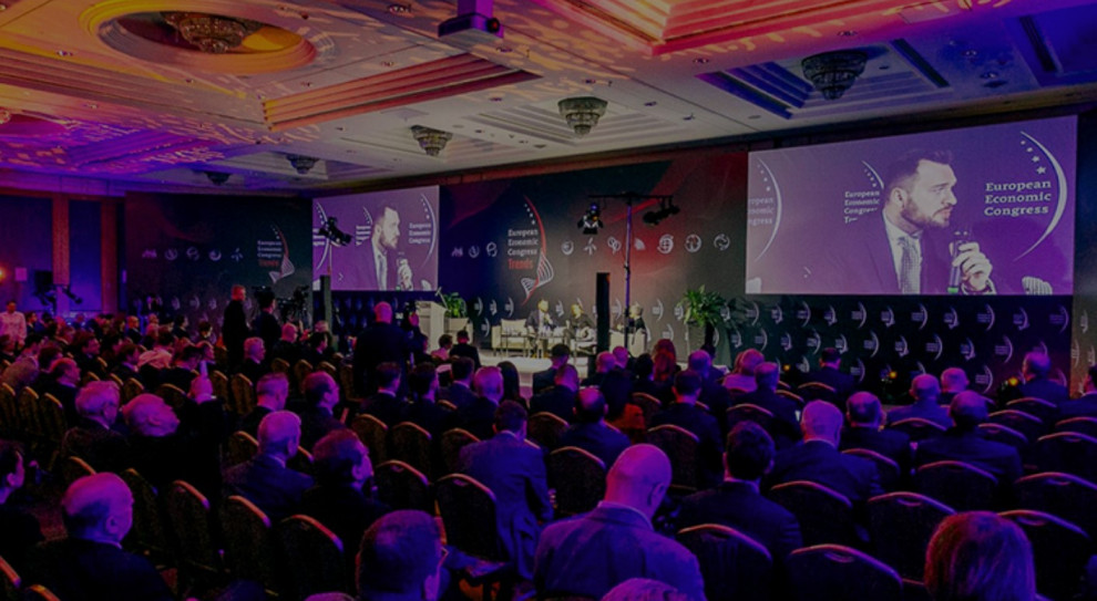 Pierwsza odsłona EEC Trends miała miejsce w lutym 2020 r., jeszcze przed pandemią. Tegoroczna odbędzie się w formule online. Rynek pracy po nowemu podczas EEC Trends. Pracownik, menedżer i firma po pandemii