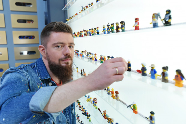 Klocki LEGO i rekrutacja? On to połączenie z powodzeniem stosuje od lat