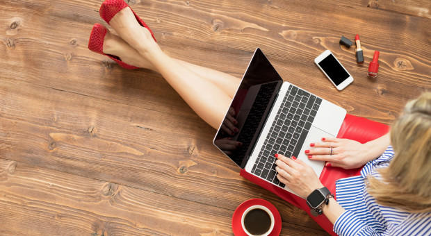 Blisko 2/3 pracowników chce pracować w modelu hybrydowym (fot. shutterstock) Trochę zdalnie, a trochę w biurze - to dla większości pracowników najlepszy model pracy