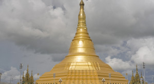 Pagoda w stolicy Birmy Naypyidaw (fot. Government of Thailand/Wikipedia/CC BY 2.0) Zapłacą 2 miliony za "wyjaśnianie" puczu