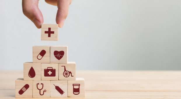 Rząd chce zyskać dodatkowe pieniądze na dofinansowanie publicznego systemu (Fot. Shutterstock) Składka zdrowotna będzie zależna od wysokości zarobków?