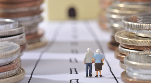 Wiedza pracowników na temat Pracowniczych Planów Kapitałowych (PPK) jest niewielka (Fot. Shutterstock) Polacy nie chcą oszczędzać? "Temat emerytur jest trudny. Zgubiliśmy zaufanie"
