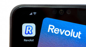 Revolut zatrudnia dziś blisko 2500 pracowników, w tym 750 osób w Polsce (fot. Shutterstock) Revolut powiększa zespół w Krakowie