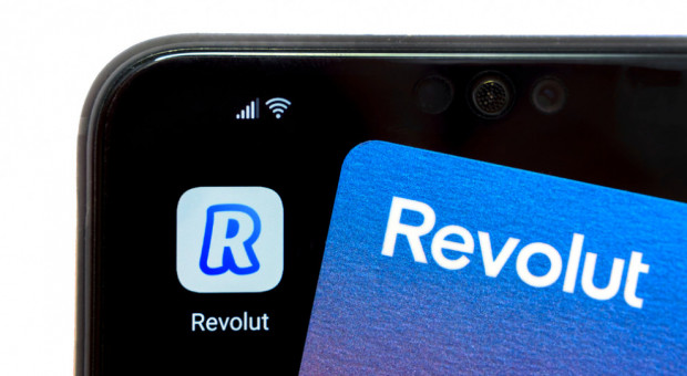 Revolut zatrudnia dziś blisko 2500 pracowników, w tym 750 osób w Polsce (fot. Shutterstock) Revolut powiększa zespół w Krakowie