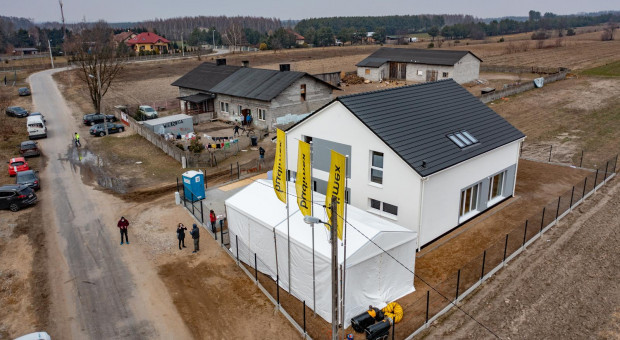 Motywem do zorganizowania akcji Dom z Serca była trudna sytuacja 16-osobowej rodziny pani Magdy (Fot. mat. pras.) Budimex wybudował dom dla 16-osobowej rodziny