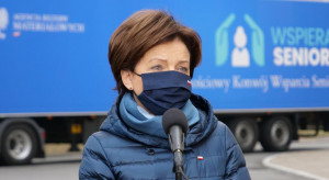 Nie pozostawiamy drugiego człowieka samego sobie - powiedziała Marlena Maląg (fot. gov.pl) Rząd wysyła paczki dla seniorów