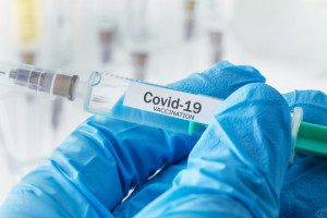 Dają dwa dni płatnego urlopu za zaszczepienie przeciw COVID-19