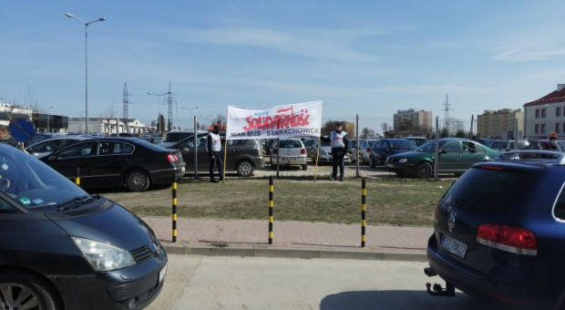 Akcja protestacyjna prowadzona była w zakładzie od 7 do 9 kwietnia (fot. solidarnosc.starachowice.pl) Gorąco w Starachowicach. Związki chcą odwołania zarządu