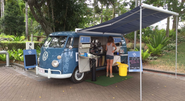 W pierwszym kwartale 2021 roku zarejestrowano w Polsce 292 food trucki (fot. ilustracyjne: Kgbo/Wikipedia/CC BY-SA 4.0) Średni wiek food trucka w Polsce to 21 lat. Najstarszy jest z 1952 roku