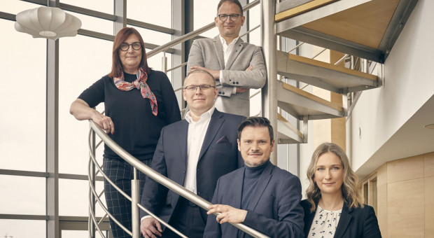 W zarządzie SAP zasiadają Katarzyna Rusek, Dorota Zaremba, Piotr Ferszka, Thomas Duschek oraz Tomasz Zazula (Fot. mat. pras.) SAP Polska ma nowy zarząd. Na czele Thomas Duschek