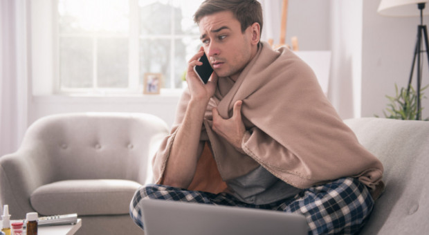 Według Eurostatu liczba pracowników na L4 wzrosła w Polsce w IV kwartale do prawie 370 tys. osób (fot.shutterstock) Przestoje ekonomiczne i L4 pustoszyły przedsiębiorstwa