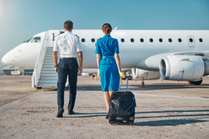 Przez chaos na lotniskach najbogatsi przesiadają się do prywatnych samolotów