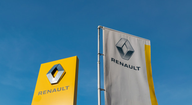 Grupa motoryzacyjna Renault poinformowała o historycznej stracie netto w wysokości 8 mld euro za 2020 r. (Fot. Shutterstock) Protest w Renault. Pracownicy zablokowali fabrykę