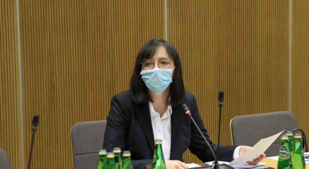 Główny Inspektor Pracy Katarzyna Łażewska-Hrycko (fot.pip.gov.pl) Inspekcja pracy sprawdzi, jak firmy wykorzystują tarcze