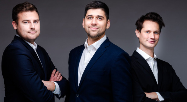 Piotr Lewicki, Bartłomiej Szczepański i Mateusz Zimnowodzki, czyli pomysłodawcy NOINN (Fot. NOINN) Euro 2020 w pracy? Ta aplikacja pomaga w integracji pracowników