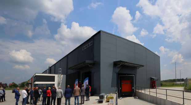 Nowa hala jest częścią miejskiej oferty inwestycyjnej, adresowanej głównie do firm z sektora małych i średnich przedsiębiorstw. (fot. UM Częstochowa) Częstochowa otworzyła nową halę. Pierwszy inwestor już jest