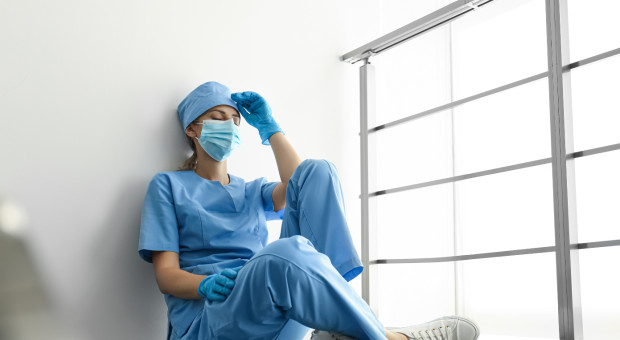Na 11 września zaplanowano wielki protest pracowników ochrony zdrowia (fot. Shutterstock) W Warszawie powstanie "Białe Miasteczko 2.0". Szykuje się wielki protest pracowników ochrony zdrowia