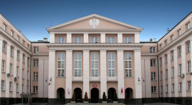 Siedziba Najwyższej Izby Kontroli (fot. domena publiczna) Atakują pracowników NIK. Izba zapewnia, że nie da się presji