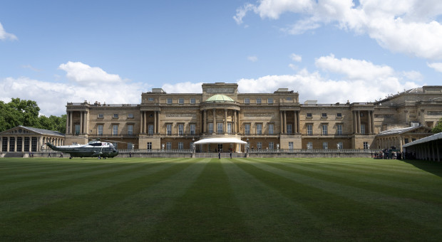 Pałac Buckingham po raz pierwszy opublikował dane na temat składu etnicznego swojego personelu (fot. domena publiczna) Pałac Buckingham wciąż za mało inkluzywny