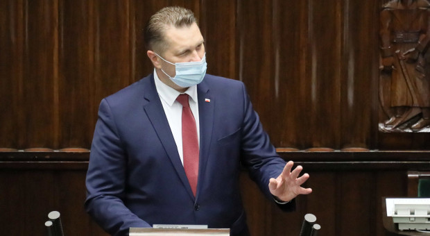 Minister edukacji i nauki Przemysław Czarnek (Fot. PAP/Paweł Supernak) "Wszyscy się wstydzą za ministra Czarnka"