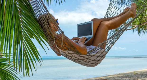 Bali od wielu lat jest popularna nie tylko wśród zagranicznych turystów, ale również wśród osób pracujących zdalnie, w tym przedsiębiorców i freelancerów (Zdej. ilustracyjne, fot. Shutterstock) Bali kusi cyfrowych nomadów. Chce wprowadzić pięcioletnie wizy