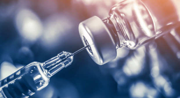 W rosyjskich zakładach przemysłowych szczepienia pracowników przeciw Covid-19 idą w lepszym tempie, niż ogółem w kraju (Fot. Shutterstock) Ze szczepieniami pracowników idą jak burza. Jak nie prośbą, to groźbą