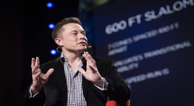Elon Musk kupił Twittera pod koniec października 2022 roku za sumę 44 mld dolarów. fot. wikimedia, James Duncan Davidson/CC BY-NC 3.0 Elon Musk napytał sobie biedy. O jego losie zdecydują użytkownicy Twittera