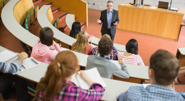 Podczas badania zapytano studentów o to, jakie formy wsparcia powinny zapewnić uczelnie swoim podopiecznym (Fot. Shutterstock) Studenci mają jasno sprecyzowane oczekiwania. Nie zgadniesz, czego chcą od uczelni