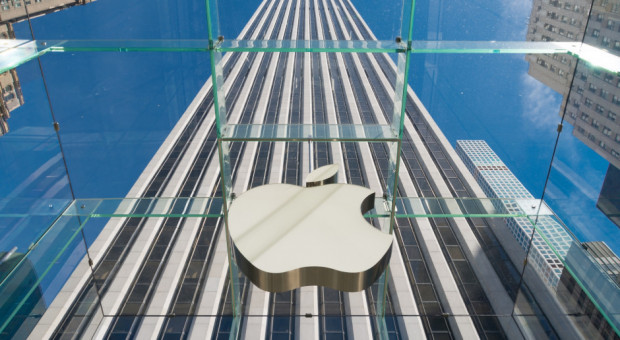 Pracownicy przypominają, że brak eastyczności pracodawcy może spowodować, iż wielu z nich zdecyduje się na odejście z firmy (Fot. Shutterstock) Apple ogłosiło powrót do biur. Pracownicy mówią "nie" i straszą odejściem