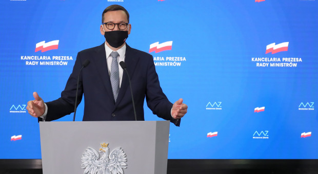 Premier Mateusz Morawiecki podczas konferencji prasowej w Warszawie (fot. PAP/Paweł Supernak) Wzrosną wydatki na służbę zdrowia