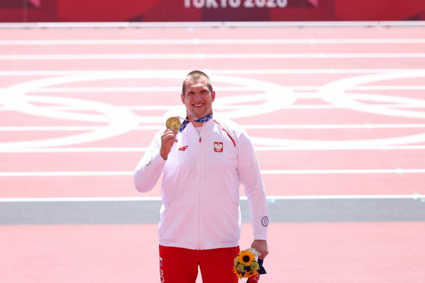 Za złoty medal 6 euro lub nie za duży tort. Tak państwa premiują sportowców