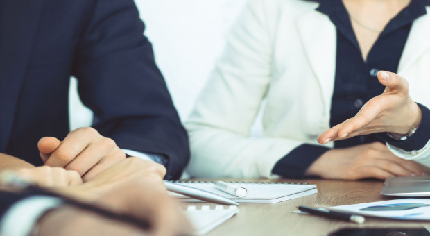 Do polskiego ustawodawstwa wprowadzone zostanie prawo grup spółek, zwane również prawem holdingowym lub prawem koncernowym (fot. Shutterstock) Rząd przyjął projekt zmian w Kodeksie spółek handlowych