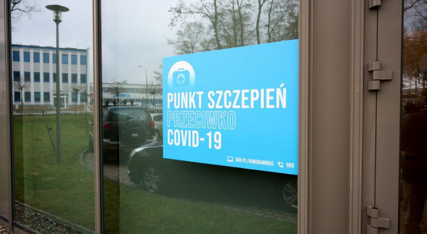 Premier zaakceptował objęcie pracowników punktów szczepień ochroną (fot. uml.lodz.pl) Pracownicy punktów szczepień będą chronieni jak funkcjonariusze publiczni
