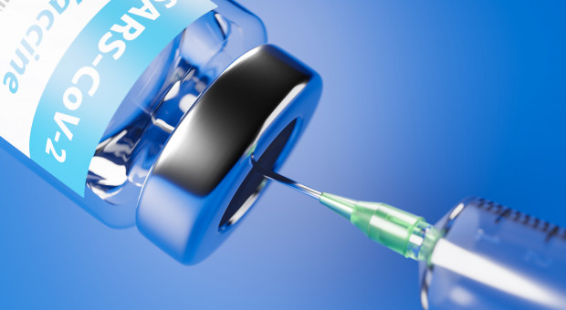 Jest pomysł, aby pracodawcy uzyskali możliwość dostępu do danych o zaszczepieniu (fot. shutterstock) Pracodawcy mogą zyskać dostęp do danych o szczepieniu
