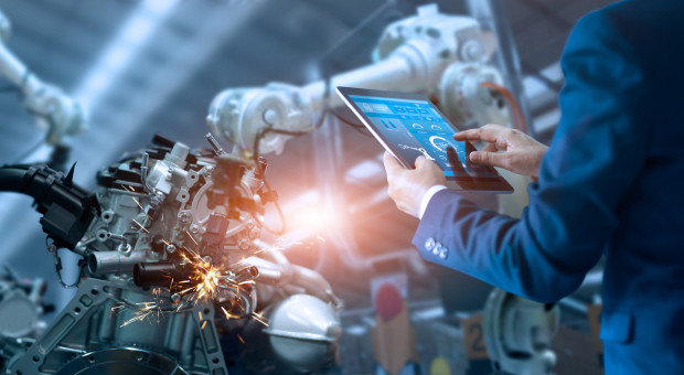 Polski przemysł korzysta jedynie z 52 robotów na 10 tysięcy pracowników (fot. Shutterstock) Robotyzacja to dziś konieczność. Kto prześpi ten moment, będzie miał spory problem