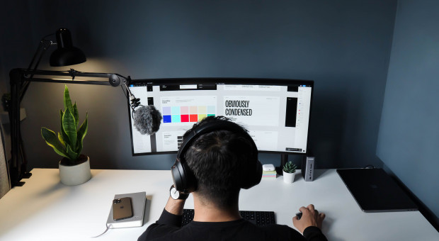 Freelancing to dla jednych sposób rozwoju drogi zawodowej bez szefa, bez korporacji i limitu urlopu (Fot. Unsplash/Faizur Rehman) Jest ich coraz więcej. Nowa platforma pomoże im rozwinąć skrzydła