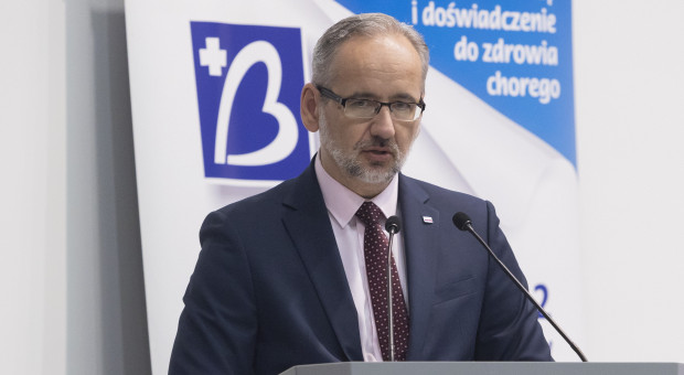 Minister zdrowia Adam Niedzielski podczas uroczystości Jubileuszu 40-lecia Szpitala Uniwersyteckiego nr 2 im. dr. J. Biziela w Bydgoszczy (fot. PAP/Tytus Żmijewski) "Sektor medyczny udowodnił, że zasługuje na wsparcie"