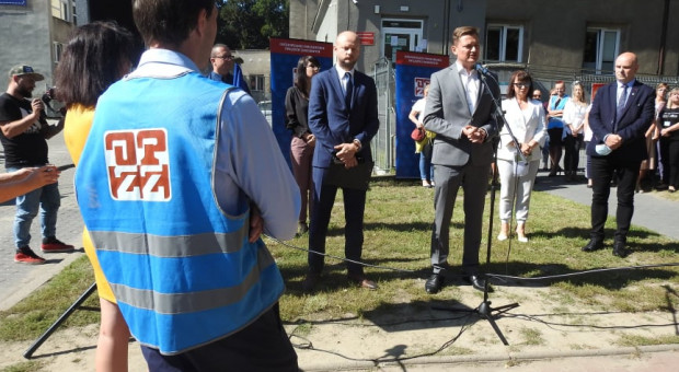Z wyliczeń jakie przedstawili związkowcy wynika, że pracę może stracić nawet 12 tys. osób (fot. OPZZ) Nie chcą zmian w 500 plus. "Pracę straci nawet 12 tys. osób"