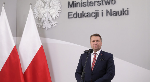 Minister edukacji i nauki Przemysław Czarnek. (fot. PAP/Albert Zawada) 36 mln zł na zajęcia wyrównawcze dla studentów