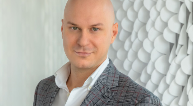 Przed dołączeniem do zespołu JLL Mateusz Gołembiewski pełnił m.in. funkcję europejskiego dyrektora HR zarządzającego talentami w firmie Tech Data (Fot. mat. pras.) Mateusz Gołembiewski dyrektorem HR w JLL