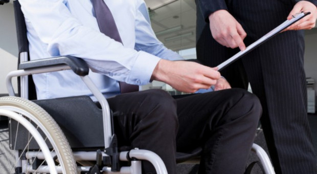 Rząd zapowiada ułatwienia w zatrudnianiu niepełnosprawnych. "Ten program wkrótce powstanie"