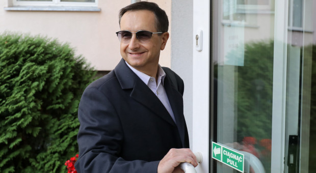 Przewodniczący Polskiej Federacji Szpitali Jarosław Fedorowski przed Centrum Partnerstwa Społecznego "Dialog" w Warszawie (fot. PAP/Paweł Supernak) To zarządy szpitali powinny kształtować płace