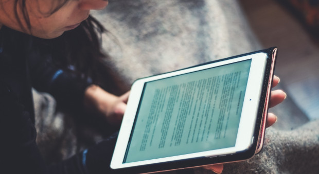 Nie ma ministerialnych wytycznych, które by stanowiły wskazówkę, kiedy przechodzić na naukę online (fot.pixabay) Zaszczepieni studenci też skazani na naukę online