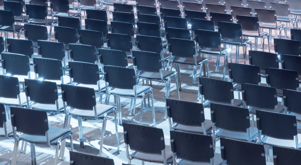 Najwięcej dłużników jest wśród najmniejszych firm (fot. shutterstock) Zadłużenie firm branży spotkań wzrosło o ponad połowę