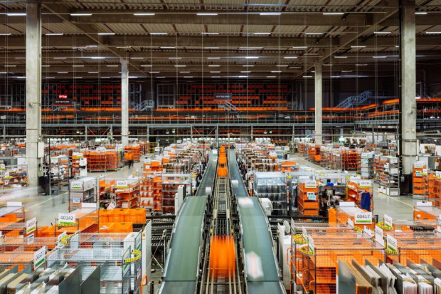 Odzieżowy gigant buduje kolejne centrum logistyczne. Stworzy 1700 miejsc pracy