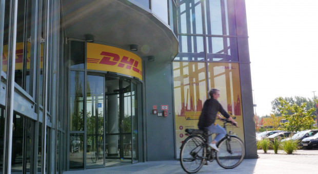 Dotychczas jednoślady były już wykorzystywane testowo przez kurierów DHL (Fot. mat. pras.) DHL przesadza pracowników na rowery