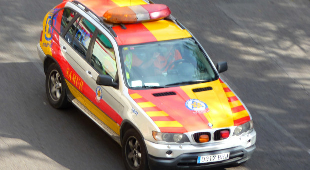 Zgon pracownika biorącego udział w strajku nastąpił wskutek zderzenia jego motoru z oczekującym na zakończenie blokady tirem (fot. Outisnn/Wikipedia/CC BY-SA 3.0) Burzliwe protesty w Hiszpanii. Nie żyje jedna osoba